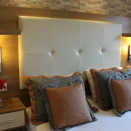 Hotel Papirus 2*